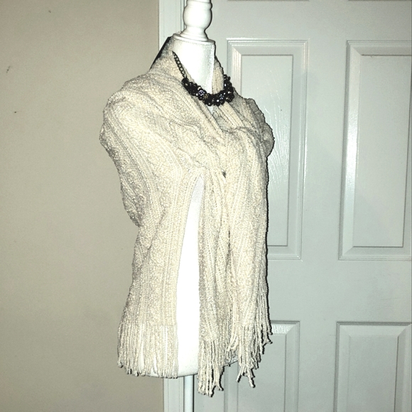Beautiful Ruana Wrap Couture Gems One Size Cream - Picture 5 of 13